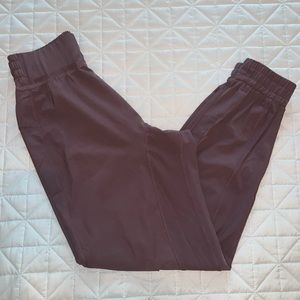 “Iris Purple” High Waisted Halara Wind Pants (XS)
